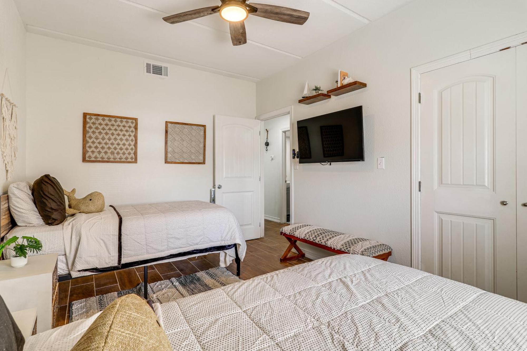 Luxe South Padre Condo With Pool - Walk To Beach! South Padre Island Kültér fotó