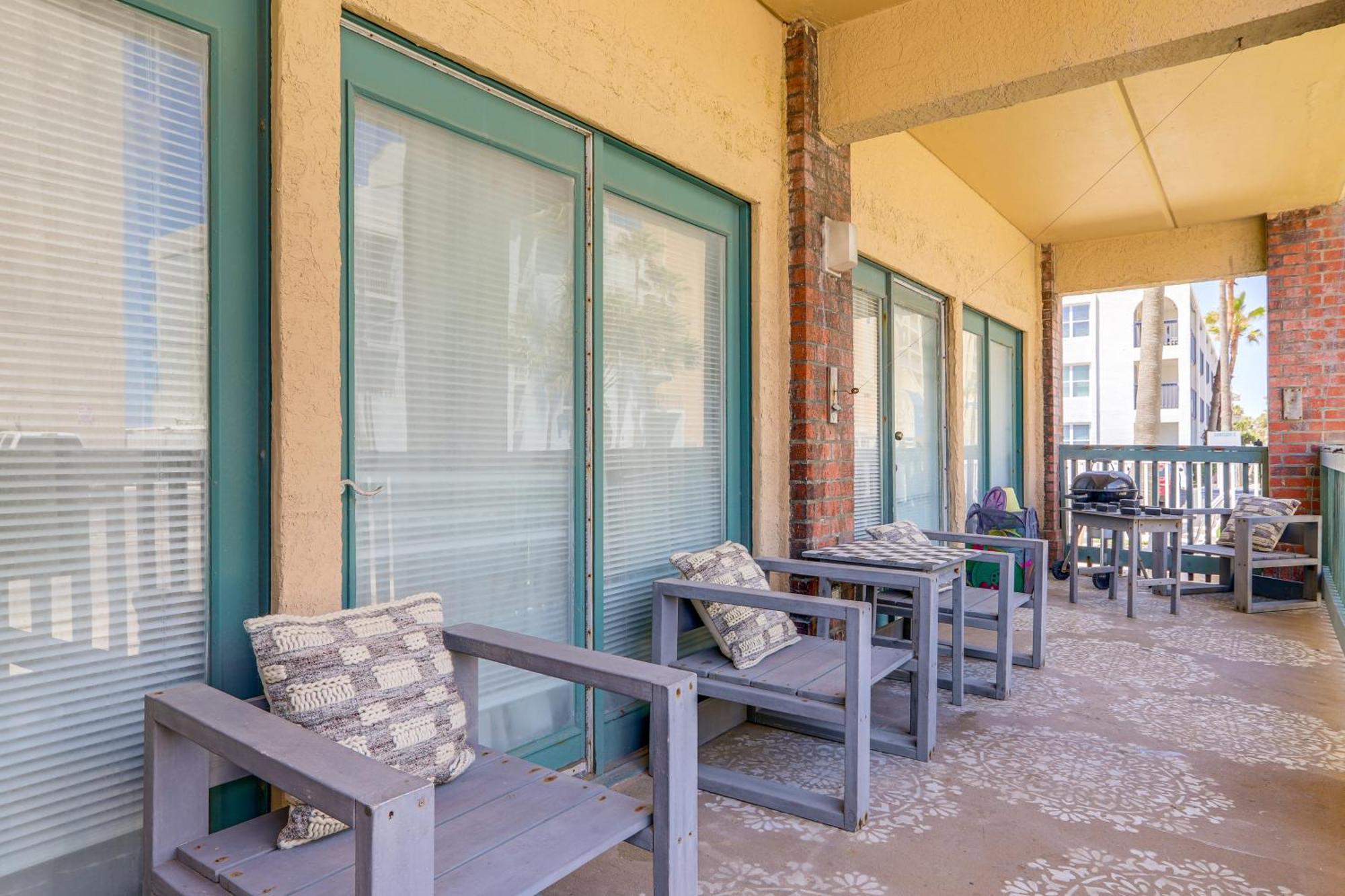 Luxe South Padre Condo With Pool - Walk To Beach! South Padre Island Kültér fotó