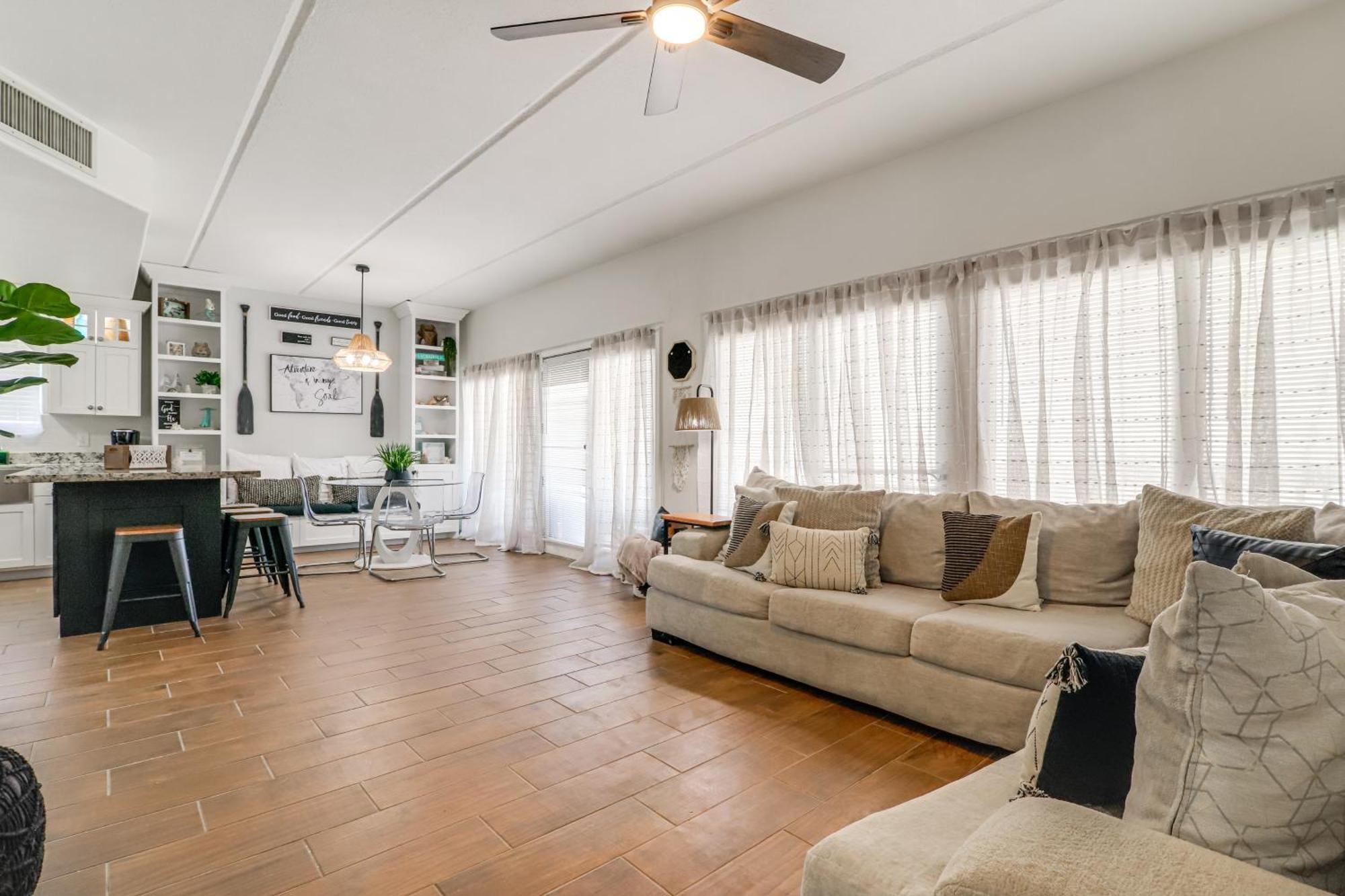 Luxe South Padre Condo With Pool - Walk To Beach! South Padre Island Kültér fotó