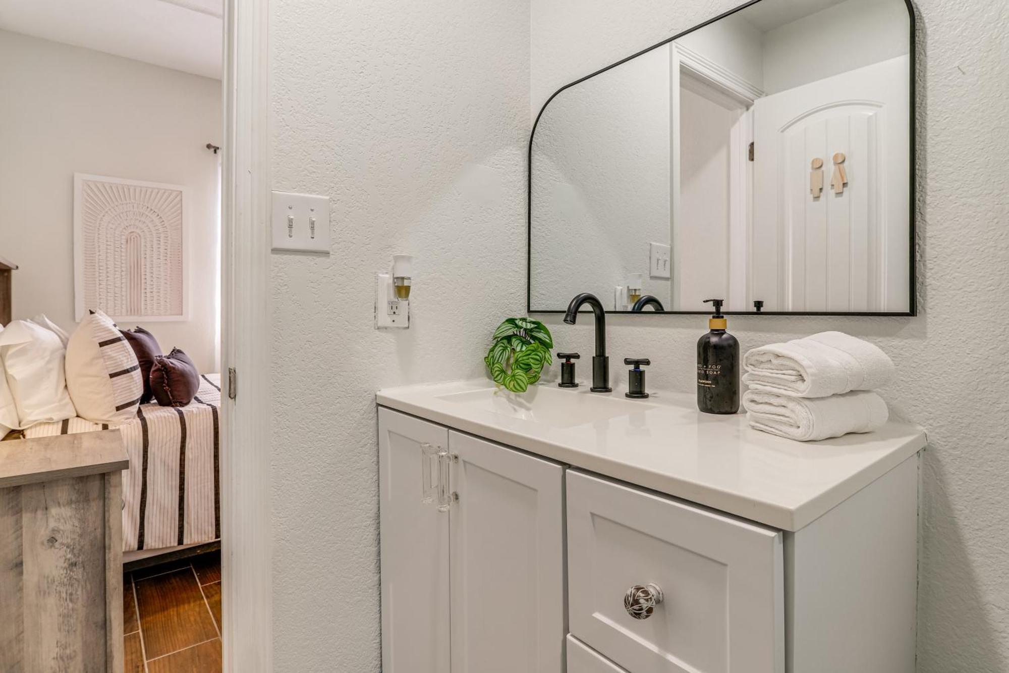 Luxe South Padre Condo With Pool - Walk To Beach! South Padre Island Kültér fotó